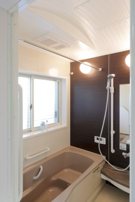 広島市|狭い浴室は増築で快適空間へ 画像