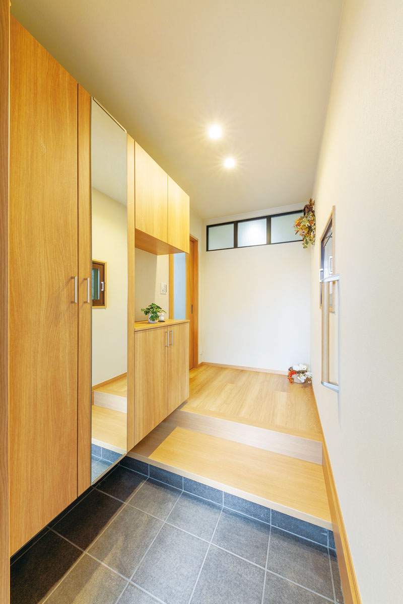 敷台を追加して緩やかに上がる2段ステップに