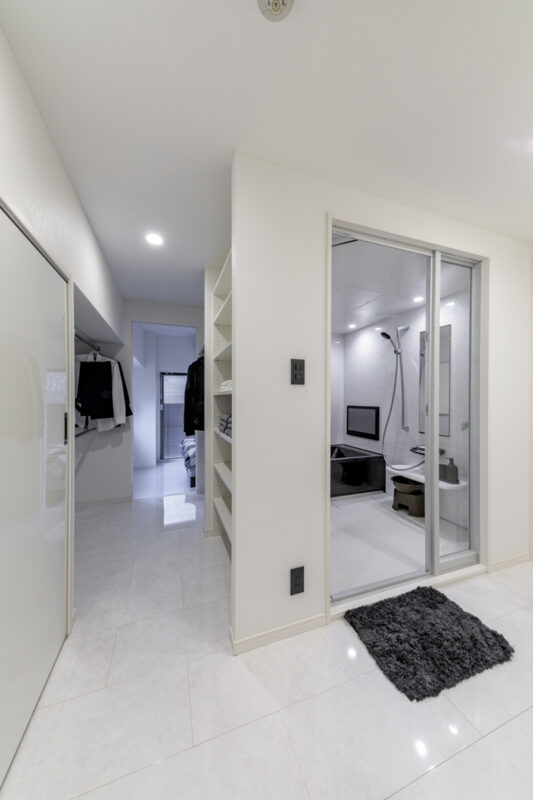 寝室、WTC、洗面室が直線で繋がる便利な生活空間