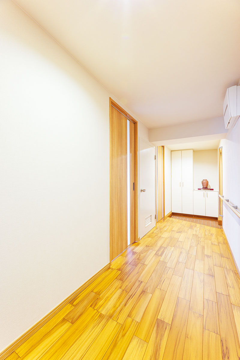 車椅子も問題なく利用できる広い廊下が、購入決断のポイントでした