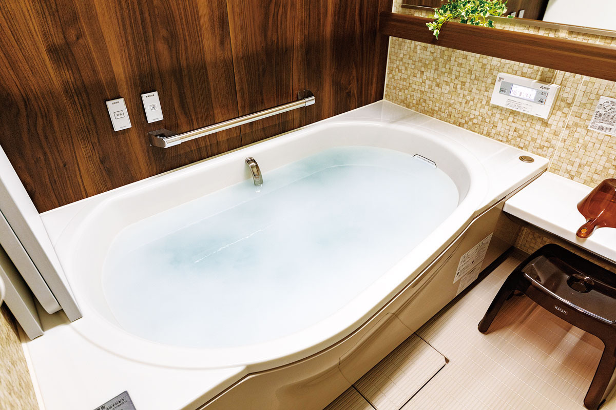 浴室は酸素を含むミクロの泡を発して湯冷めしにくい美泡湯（びほうゆ）機能を追加。