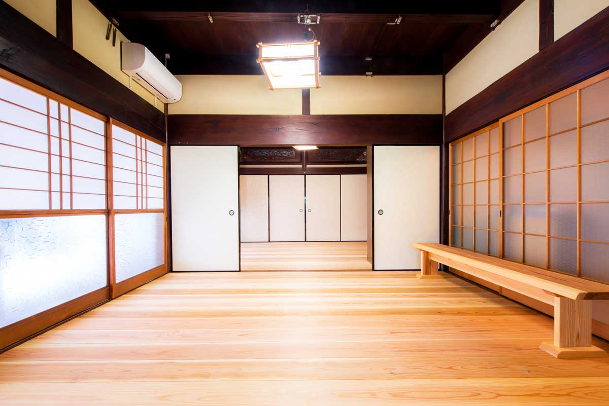 築100年の家に調和する美しい杉無垢材の家へ｜広島市-築約100年